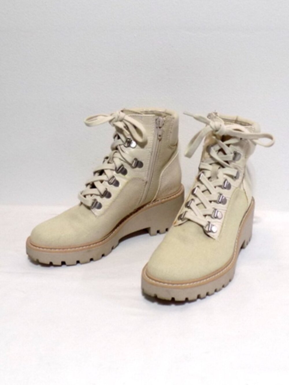 DOLCE VITA Women's Hank Lace-Up Lug Sole Combat Boots in Ivory – Size: 6½ M